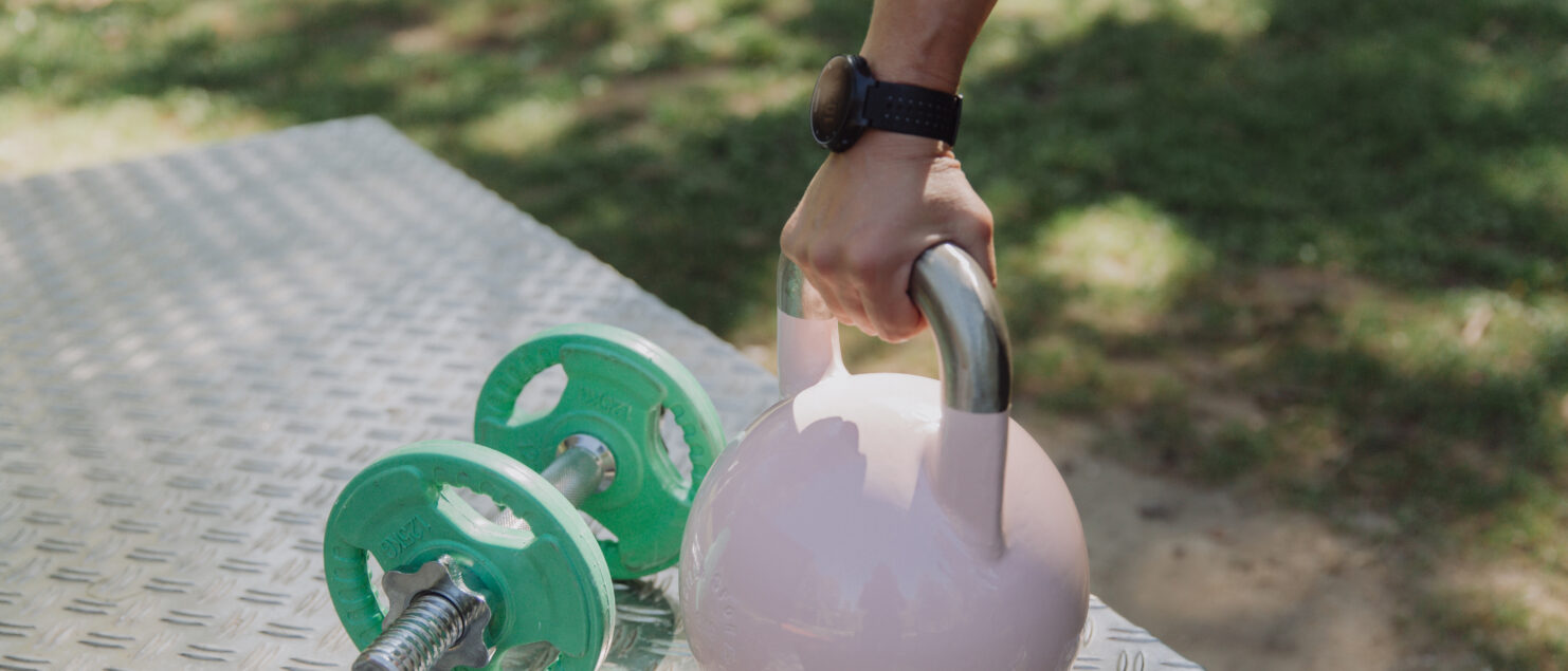 Hantel und Kettlebell